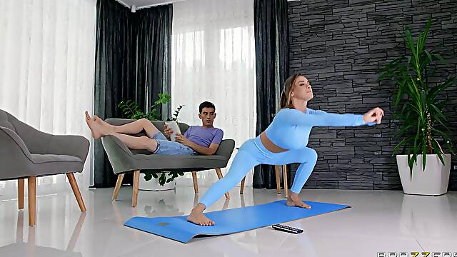 Debajo Del Pantalon, Mama Mirando Porno, Mirando Porno En Su Cama