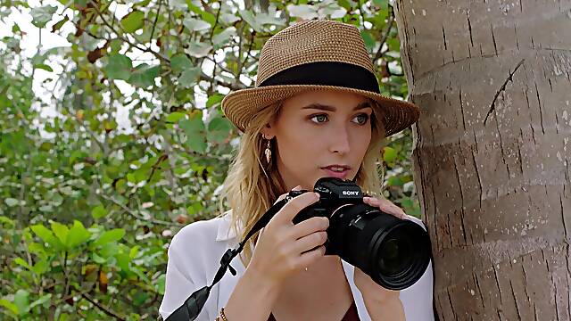 Blonde babe peaches enjoys sensual pussy licking in forest